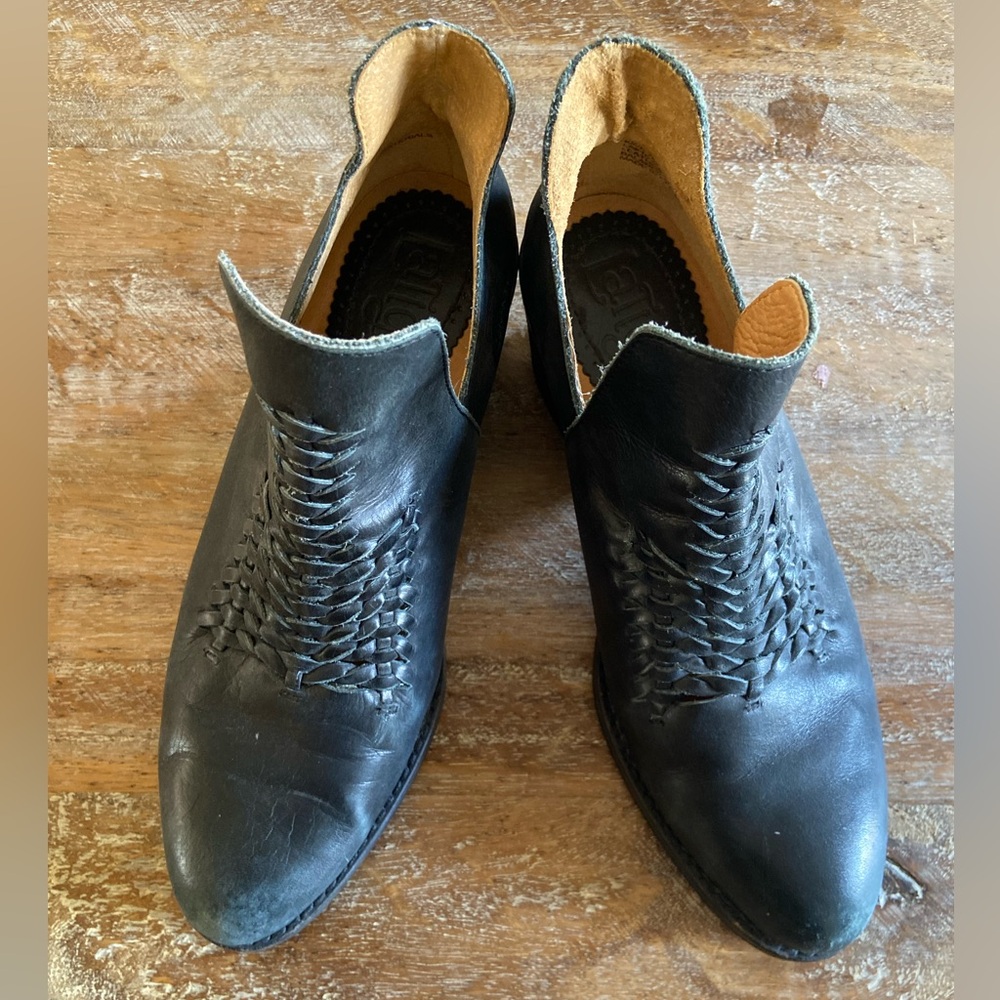 Black Leather Women’s Bootie